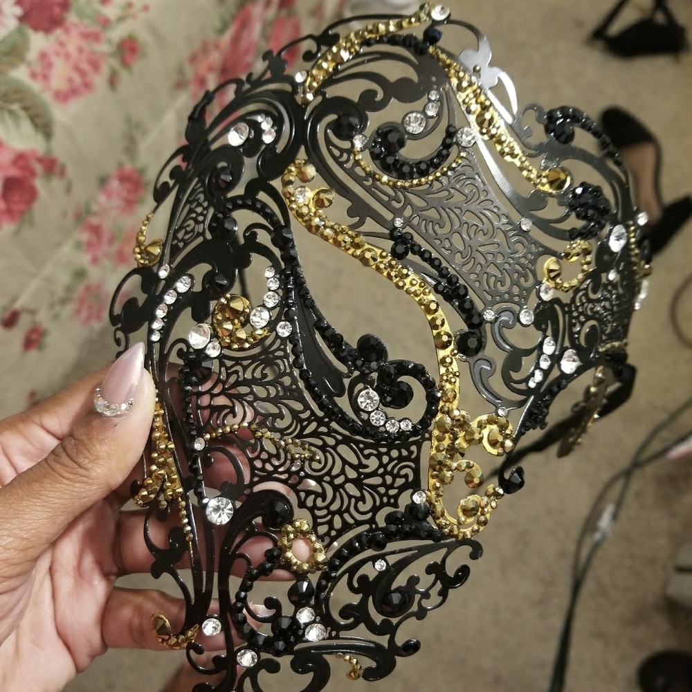 Masquerade mask